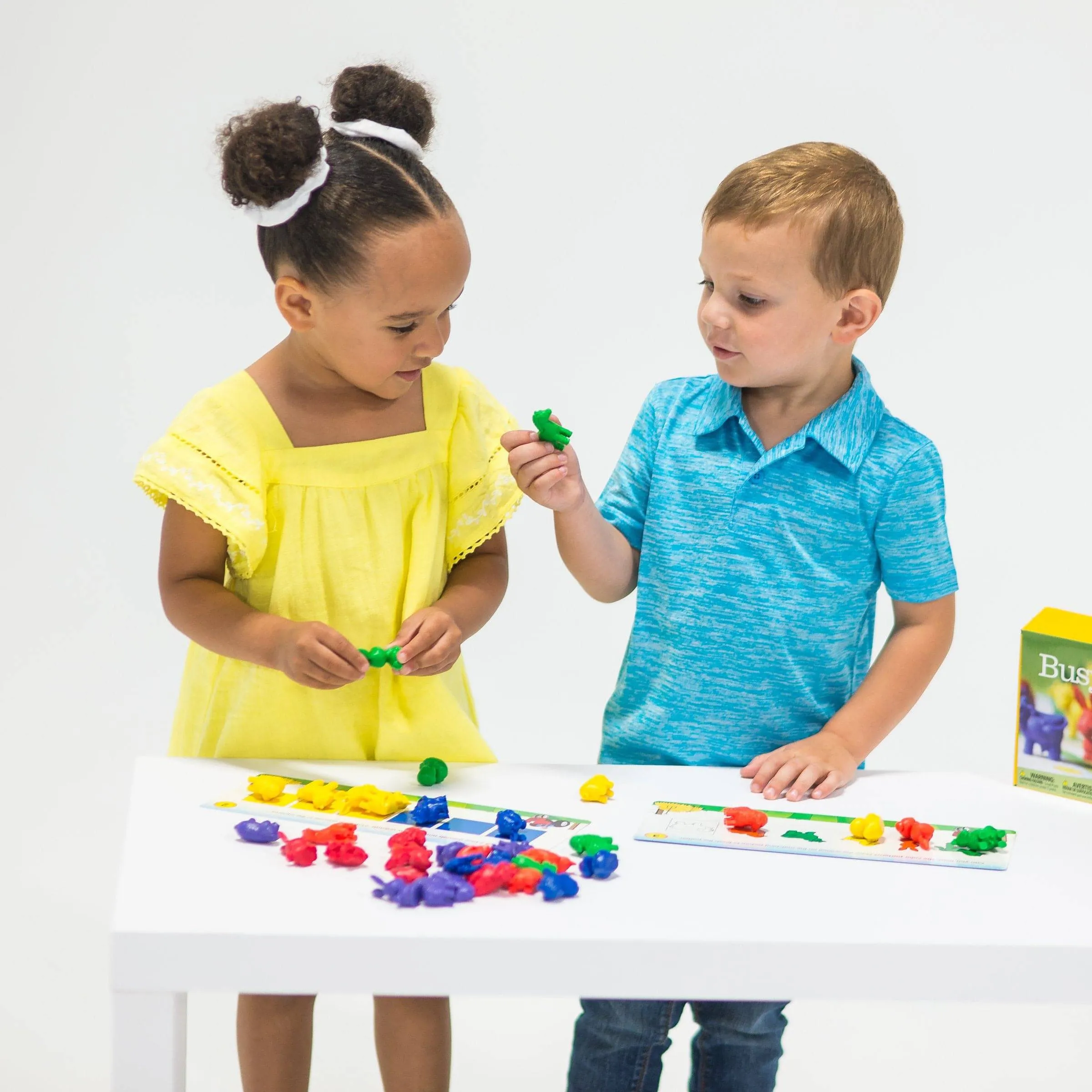 BUSY FARM Pre Reading Counters Set